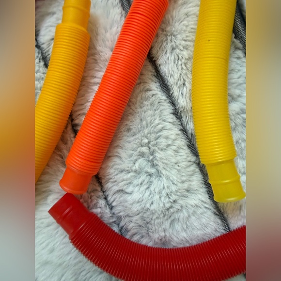 Colorful Expandable Kids Fidget Toy Play Tubes - Picture 3 of 3